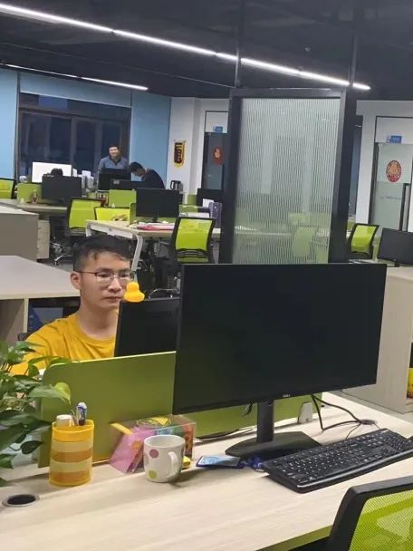 奋战一线丨尊龙体育人的假期这样过