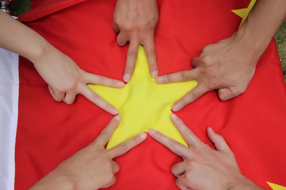 尊龙体育12周年征文丨二等奖《立功新时代 尊龙体育书青春》