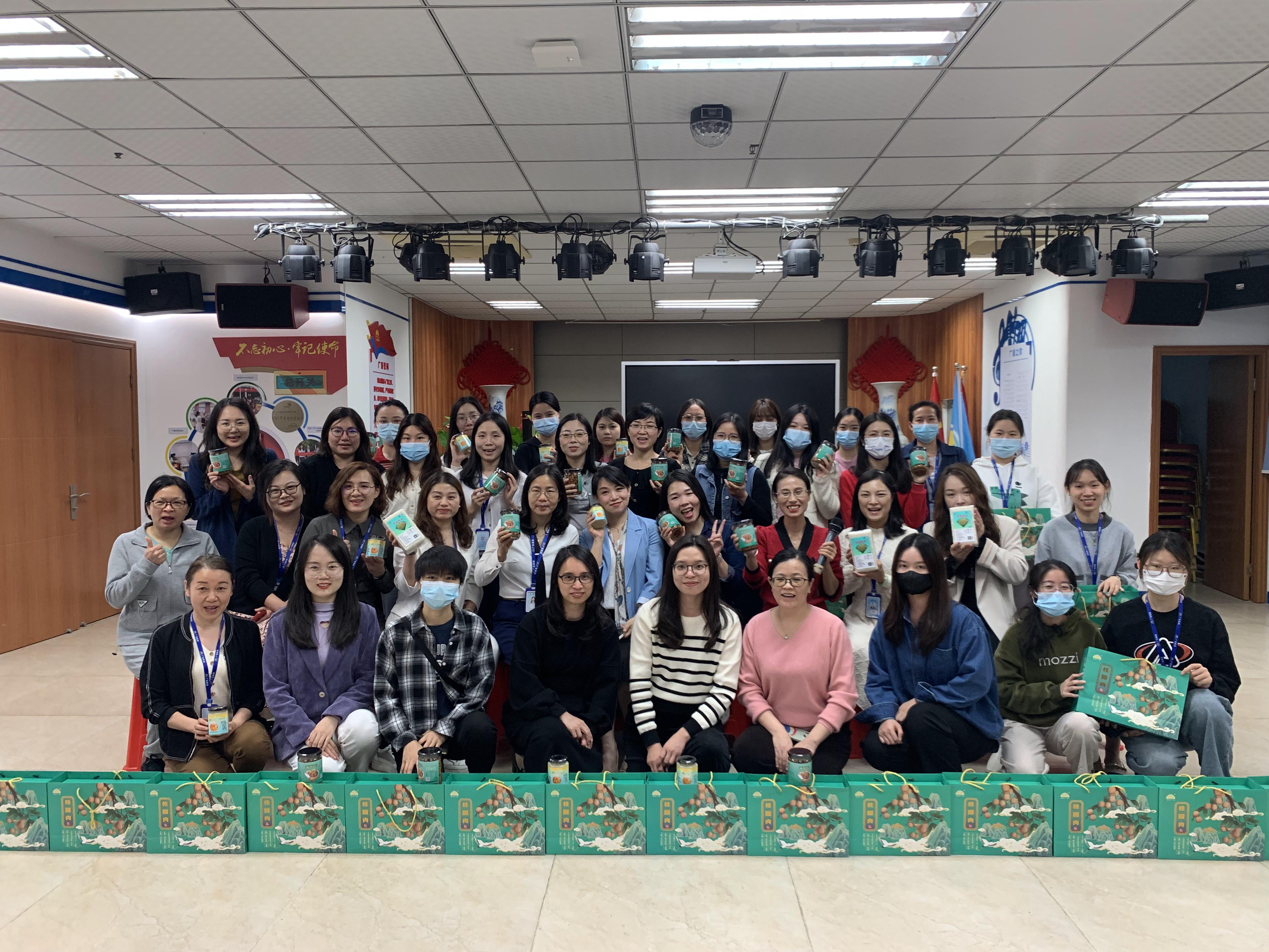 春风如你 灼灼青春