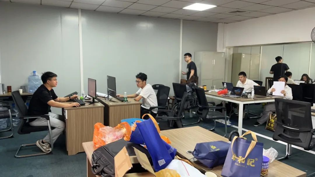 《致敬，，，，奋斗的青春》