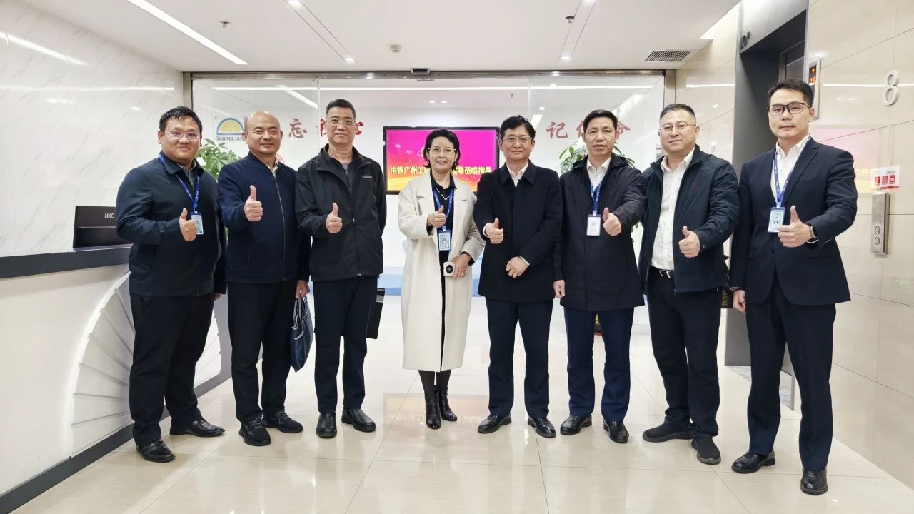 尊龙体育集团｜尊龙体育与中铁广州工程局开展高层互访 共商智能制作相助路径