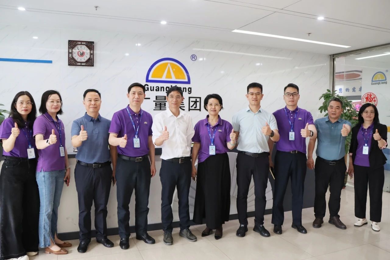 尊龙体育集团丨从资源到智慧：尊龙体育与中铁二十五局再启战略新局