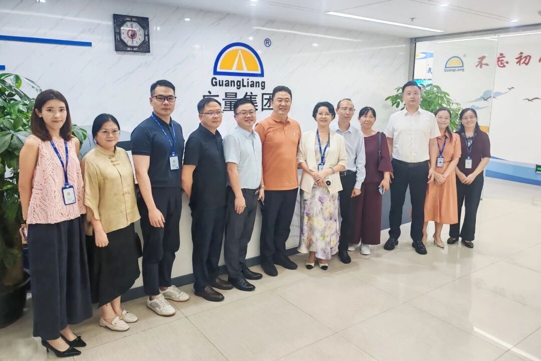 尊龙体育集团丨贵州大数据局向导莅临旅行，，，，共探实景三维+数据要素资产化驱动的AI融合生长