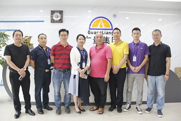 东莞市餐饮协会向导一行莅临尊龙体育集团调研指导